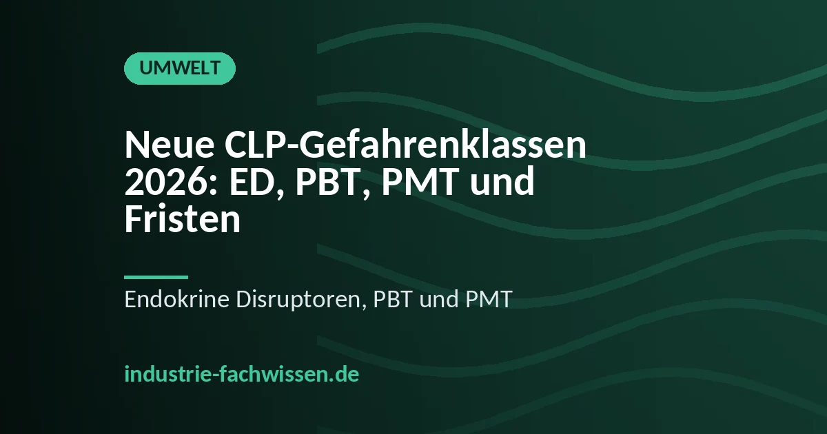 Sicherheitsdatenblatt eines Gemischs mit neuen EUH-Gefahrenhinweisen auf einem Schreibtisch neben Gebinden in einem Gefahrstofflager
